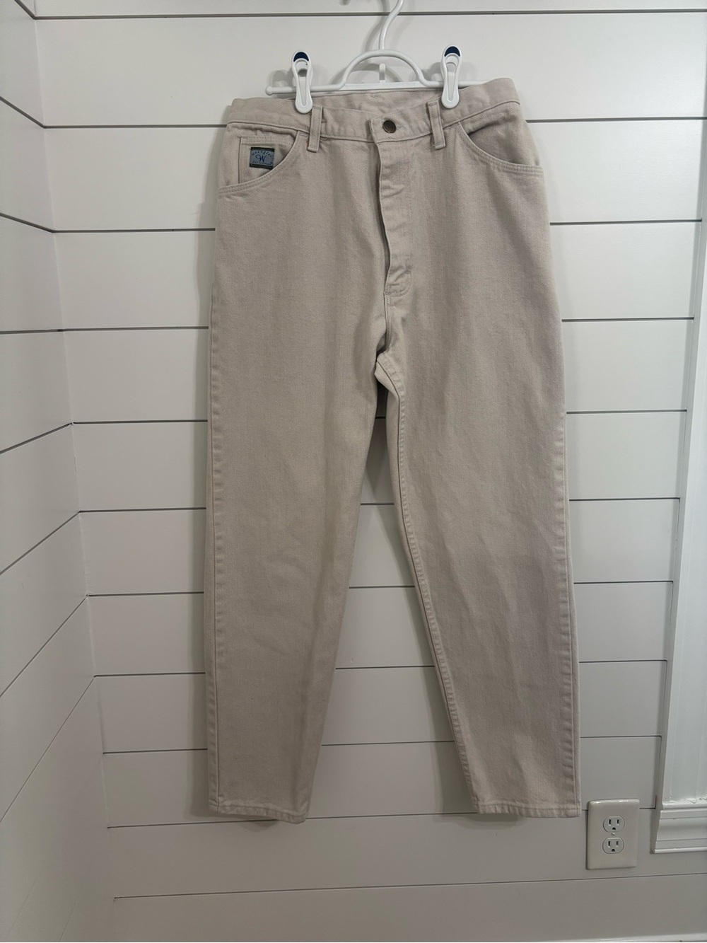 Wrangler for Women Straight Jeans in Light Tan